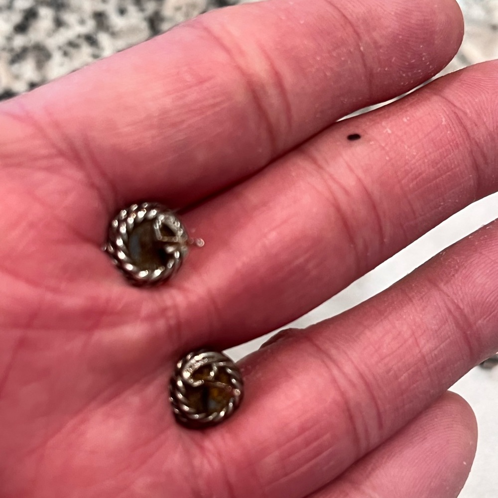 David Yurman Sterling Silver 8mm
Petite Chatelaine Stud Earrings
Citrine - Picture 2 of 3